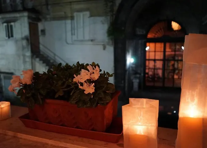 Finestra Sul Cortile * Napoli