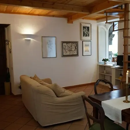 Finestra Sul Cortile